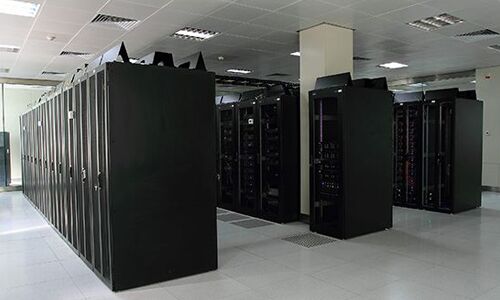 機架式UPS電源在數據中心與機房系統集成中的廣泛應用及服務解析